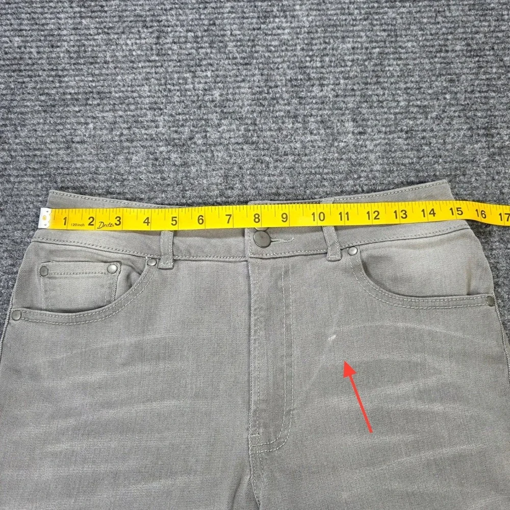 Versona Modern High Rise Jeans Women's‎ Size 8 Gray Stretch Straight Leg Raw Hem